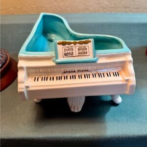 🎀 Ceramic planter/trinket holder mini grand piano white and teal color scheme🎀